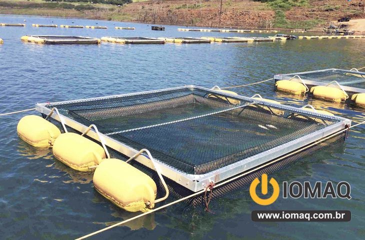 Gaiolas para criar peixes. Tanque-rede para Piscicultura